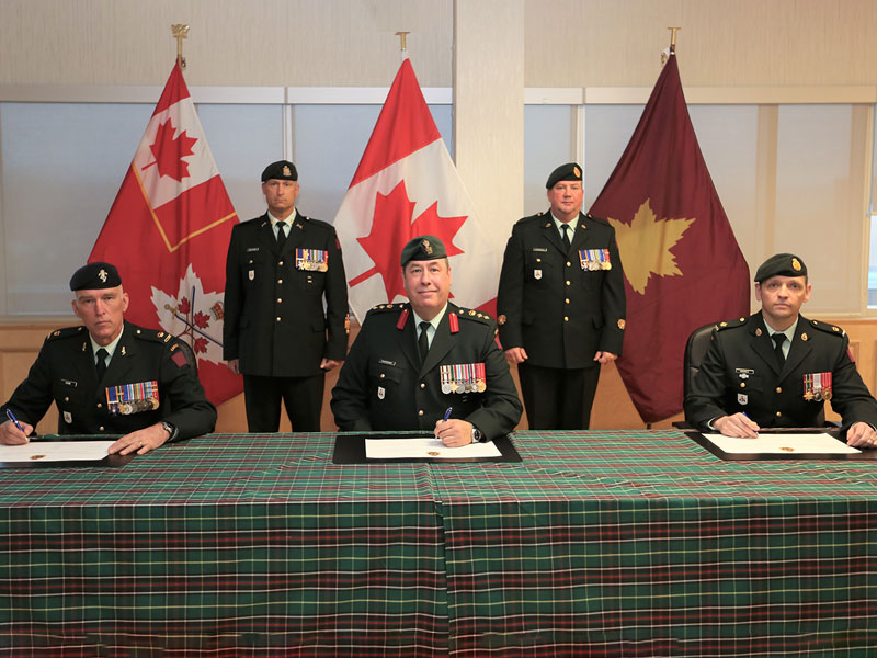 La Garnison St. John’s du Groupe de soutien de la 5e Division du Canada accueille son nouveau commandant￼