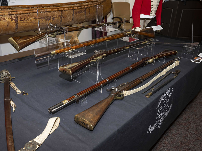 La préservation du patrimoine : un don d’armes vient enrichir le Musée d’histoire militaire du Nouveau-Brunswick